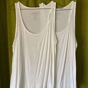 Soft White Torrid Tanks, Size 00 (10-12)